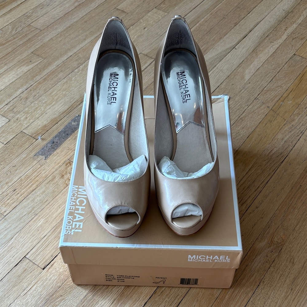 Michael Kors York Nude Patent Peep Toe Heels size 9.5